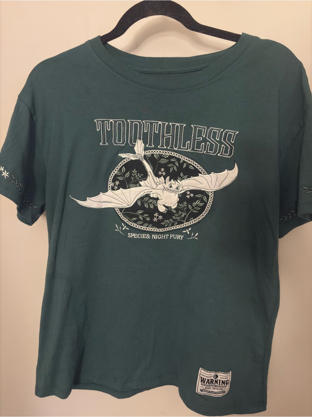 Box lunch toothless tee shirt size M